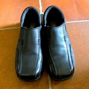 Dress shoes